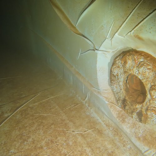 Sprinklertank-Inspektion: Stahltank, 5 Jahre – Flansch Stark Korrodiert Ablagerungen Nahaufnahme